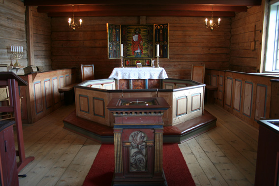 Fil:Åkra kyrkje, Kvinnherad Alterparti 1.jpg