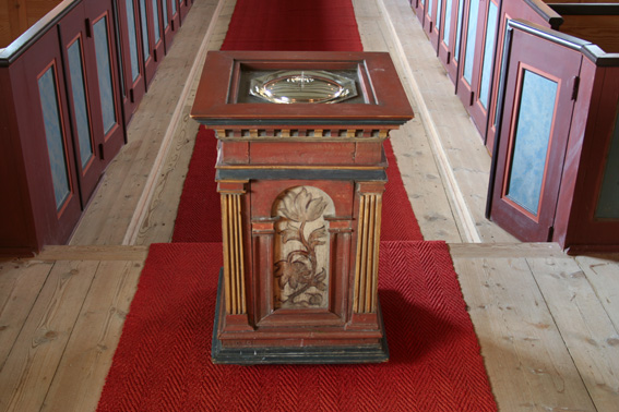 Fil:Åkra kyrkje, Kvinnherad Døpefont 1.jpg