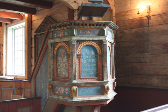 Fil:Åkra kyrkje, Kvinnherad Prekestol 2.jpg