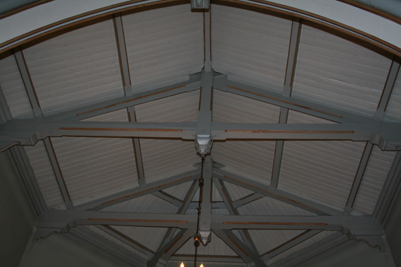 Fil:Årnes kirke Himmling over kor.jpg