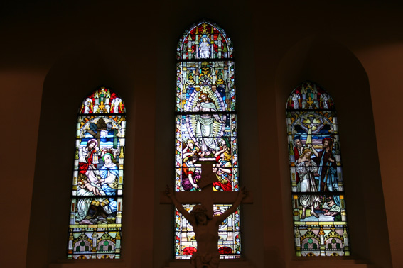 Fil:Årstad kirke Altervindu.jpg