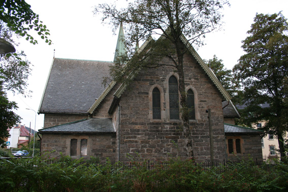 Fil:Årstad kirke Fasade 4.jpg