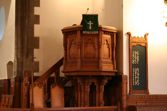 Fil:Årstad kirke Prekestol 1.jpg