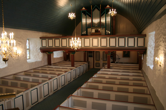 Fil:Åsane gamle kirke Kirkerom bakre 3.jpg