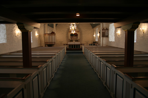 Fil:Åsane gamle kirke Kirkerom fremre.jpg