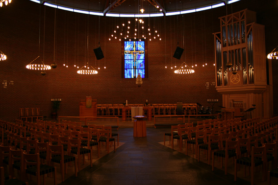 Fil:Åsane kirke Kirkerom fremre.jpg
