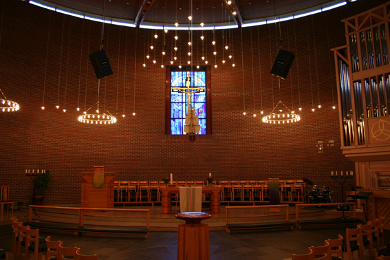 Fil:Åsane kirke Koråpning.jpg