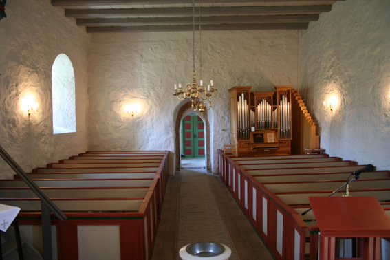 Fil:Ænes kyrkje Kirkerom bakre.jpg