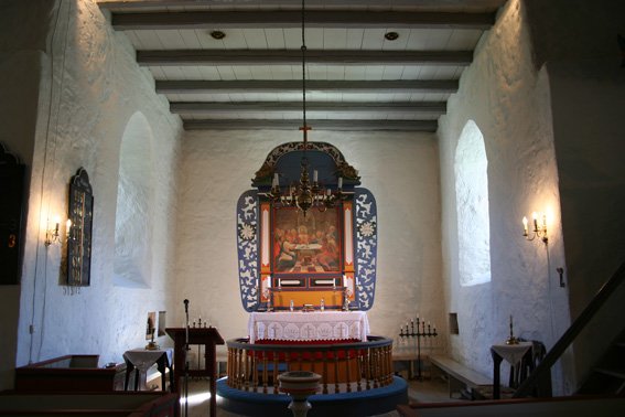 Fil:Ænes kyrkje Koråpning.jpg