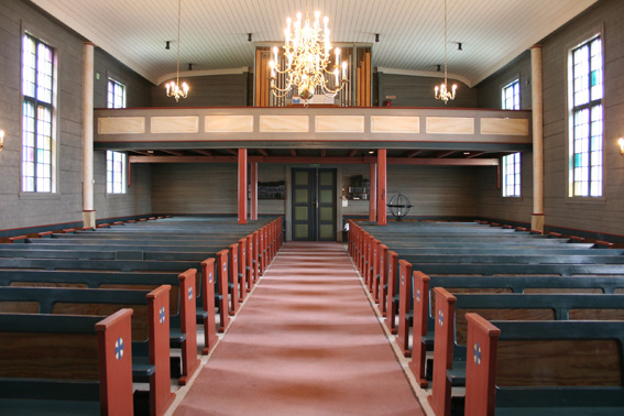 Fil:Ølen kyrkje Kirkerommet bakre.jpg