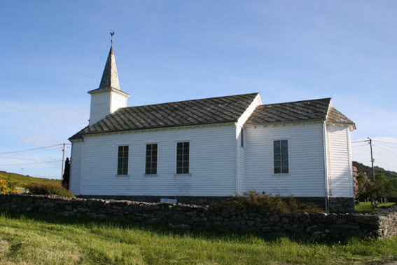 Fil:Ølve kyrkje Fasade 5.jpg