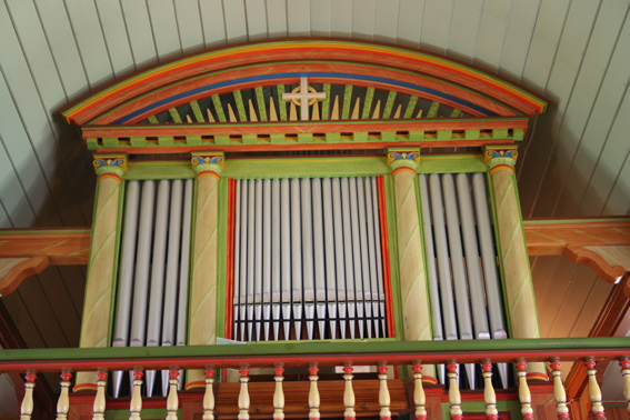 Fil:Ølve kyrkje Orgel 2.jpg