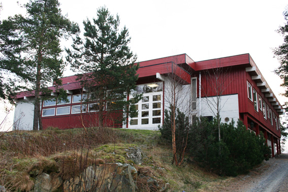 Fil:Ørje kirke Fasade 3.jpg