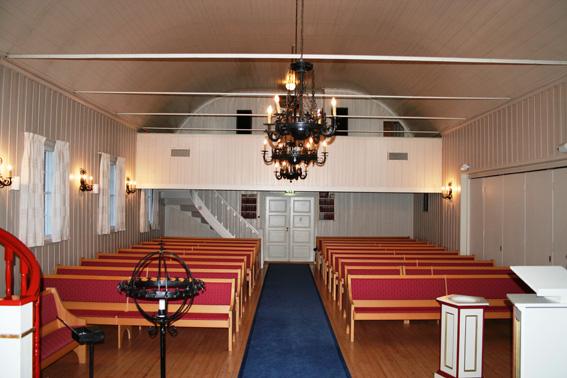 Fil:Ørje kirke Kirkerommet bakre.jpg