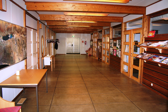 Fil:Ørje kirke Våpenhuset.jpg