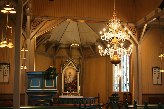 Fil:Øymark kirke Koråpningen.jpg