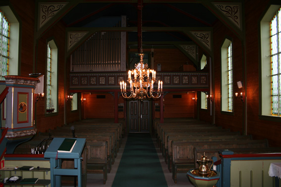 Fil:Alversund kyrkje Kirkerom bakre.jpg