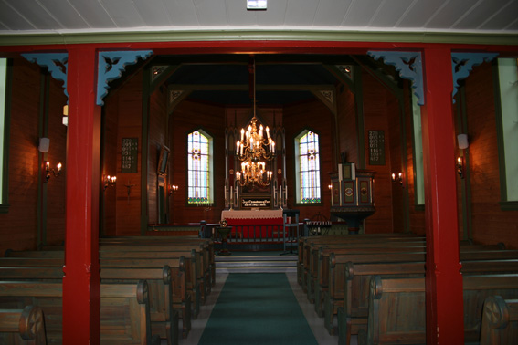 Fil:Alversund kyrkje Kirkerom fremre.jpg