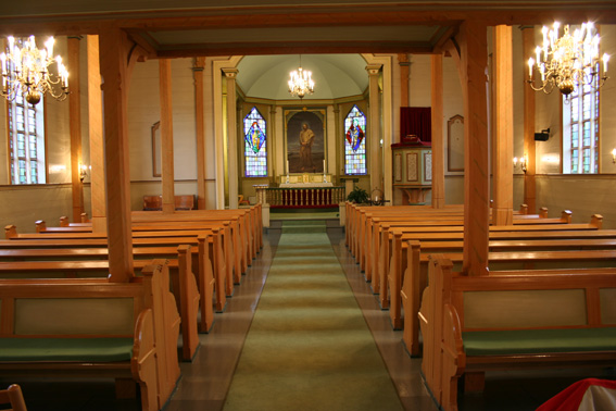 Fil:Ask kirke, Askøy Kirkerom fremre.jpg