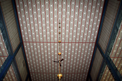 Fil:Asker kirke Himling i kirkerommet.jpg