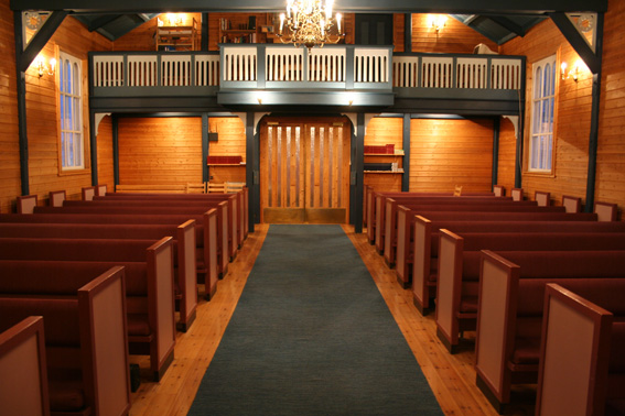 Fil:Auli kirke Bakover i kirken fra kor.jpg