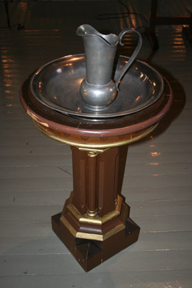 Fil:Aurskog kirke Døpefonten 1.jpg