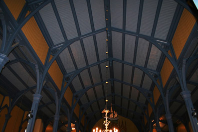 Fil:Aurskog kirke Himlinger.jpg