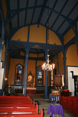 Fil:Aurskog kirke Koråpningen.jpg
