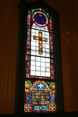 Fil:Aurskog kirke Vindu 1.jpg