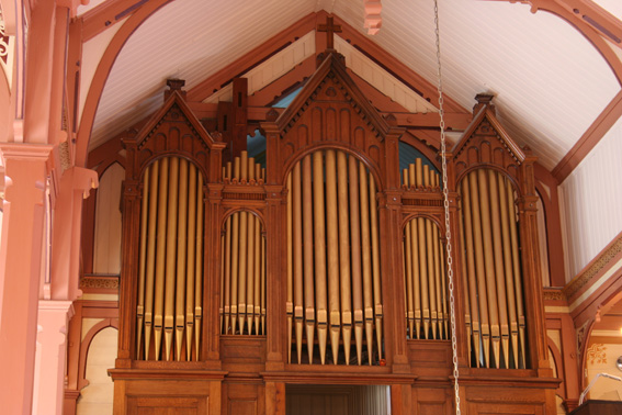 Fil:Austevoll kirke Orgel 2.jpg