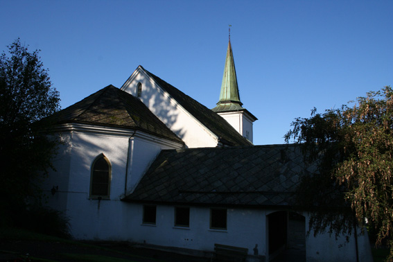 Fil:Birkeland kirke, Nesttun Fasade 2.jpg