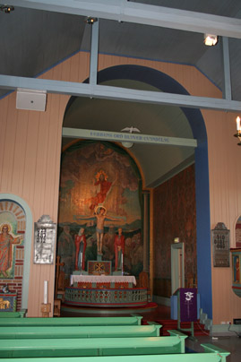 Fil:Bjørkelangen kirke Koråpningen.jpg