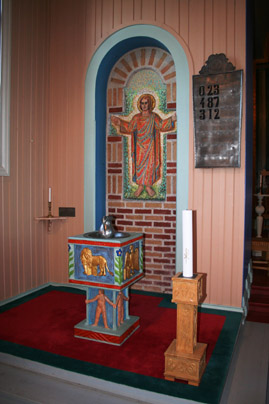 Fil:Bjørkelangen kirke detalj ved kor.jpg