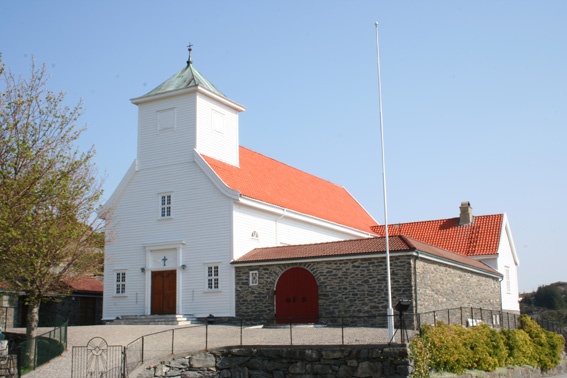 Fil:Blomvåg kyrkje Fasade 1.jpg