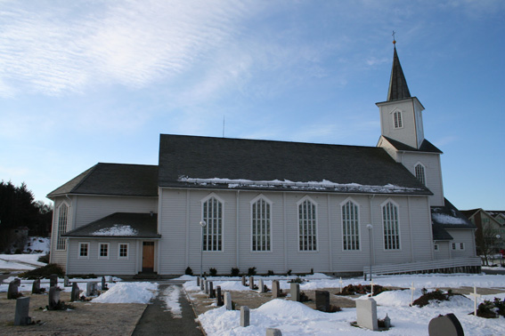 Fil:Bremnes kyrkje, Svortland Fasade 3.jpg