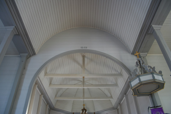 Fil:Bremnes kyrkje, Svortland Himling o.kor.jpg