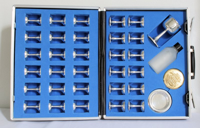 Fil:Dale kyrkje, soknebodssett, AMH 2008.jpg