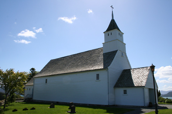 Fil:Eid kyrkje, Kvinnherad Fasade 1.jpg