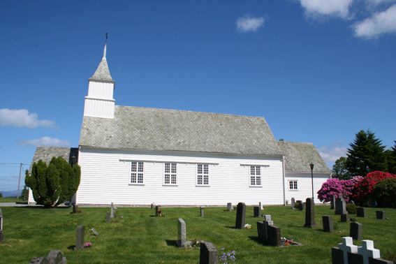 Fil:Eid kyrkje, Kvinnherad Fasade 4.jpg