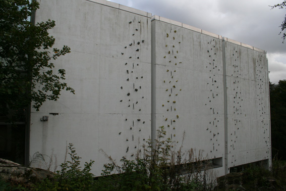 Fil:Eidsvåg kirke Fasade 4.jpg