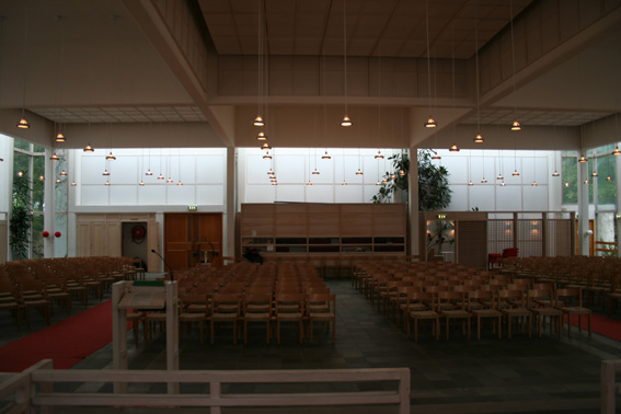 Fil:Eidsvåg kirke Kirkerom bakre.jpg