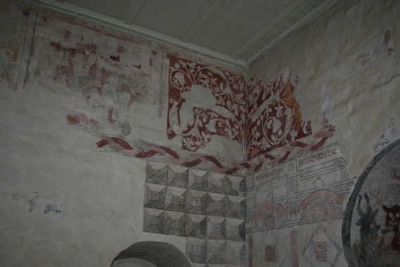 Fil:Enebakk kirke Detalj i kor 1.jpg