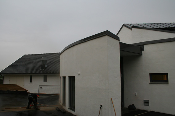 Fil:Erdal kirke Fasade 5.jpg