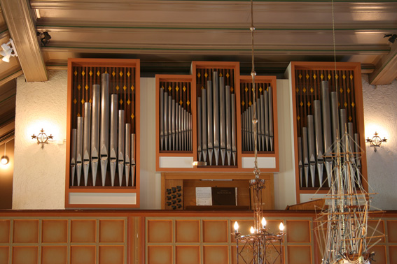 Fil:Førde kyrkje Orgel 2.jpg