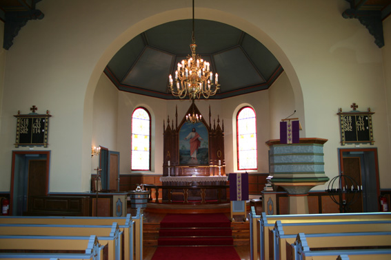 Fil:Fedje kyrkje Koråpning.jpg