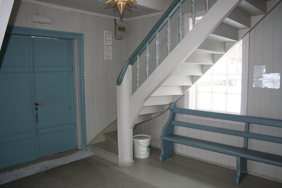 Fil:Feiring kirke Våpenhus 2.jpg