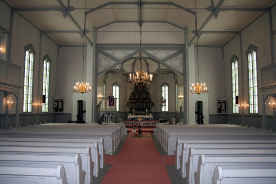 Fil:Fet kirke, Fetsund Kirkerommet sett fra bakdør.jpg