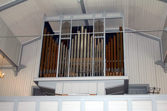 Fil:Fet kirke, Fetsund Orgel 2.jpg