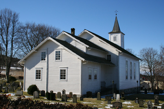 Fil:Fitjar kyrkje Fasade 2.jpg