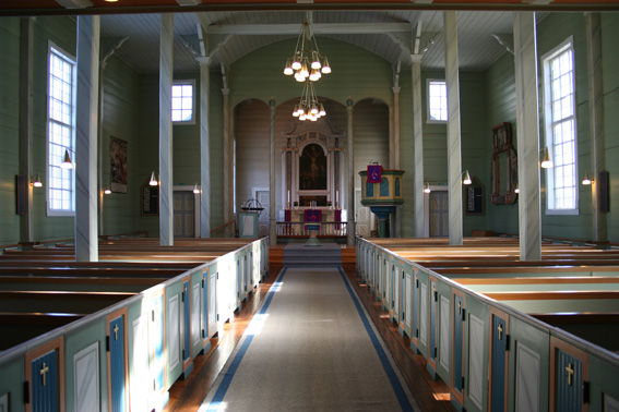 Fil:Fitjar kyrkje Kirkerom fremre.jpg